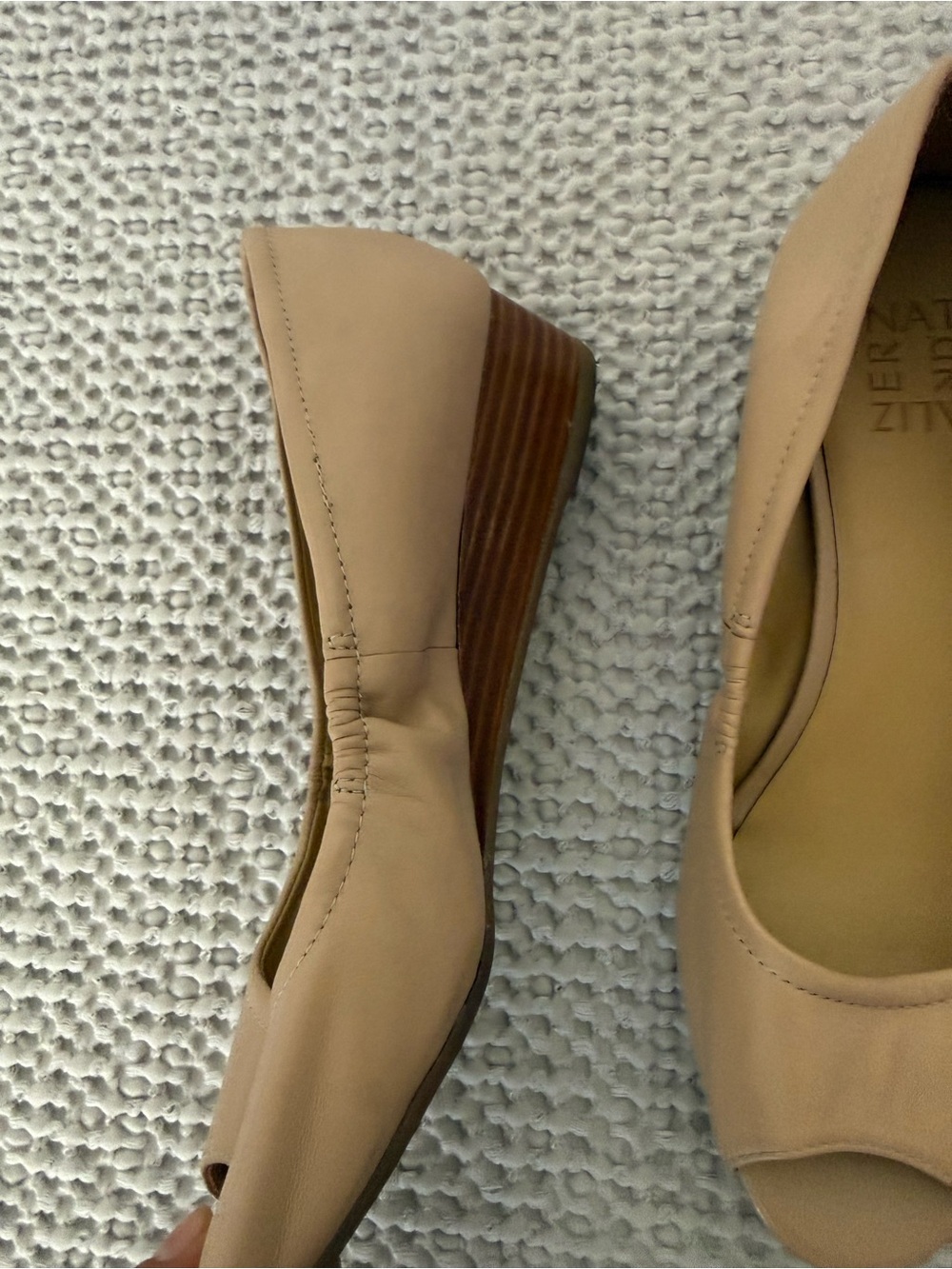 Naturalizer Women's Nude Peep-Toe Wedge Flats size 8.5M - Picture 7 of 8